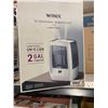 Image 1 : Winx 2Gal Capacity Ultrasonic Humidifier with LightCel