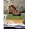 Image 1 : Keen Syrup Pyrenees Hiking Boots - Size Women's 8.5