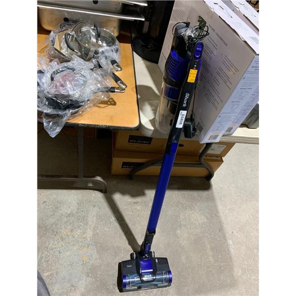 Shark Pet Pro Cordless Stick Vac - HAS CHARGE CORD