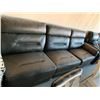 Image 2 : Grey Leather Triple Seat Sofa Section Lounger component