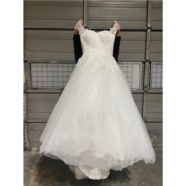 Wedding Dress new in garment bag