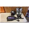 Image 1 : PAIR OF ATOMIC 24.5 SKI BOOTS, PREDATOR HELMET SIZE LARGE AND TENNIS RACKET