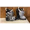 Image 8 : PAIR OF ATOMIC 24.5 SKI BOOTS, PREDATOR HELMET SIZE LARGE AND TENNIS RACKET