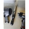 Image 3 : 2 PAILS OF AIR POWER TOOLS AND SOCKETS