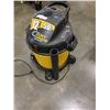 Image 3 : DIRT HAWG WET DRY VACUUM 12 GALLON W/ HOSE