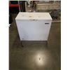 Image 1 : LOCKING WHITE CHEST FREEZER WITH KEY