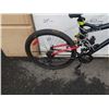 Image 2 : BLACK CCM BIKE