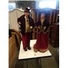 Image 1 : 2- 3 FOOT CHRISTMAS CAROLERS STATUES