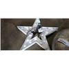 Image 2 : LIGHT UP STAR FIXTURE AND ORNATE METAL HANGING LIGHT