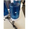 Image 4 : 3 HUMIDIFIERS ALL WORKING