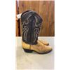 Image 2 : 2 PAIRS OF COWBOY BOOTS SANCHO AND SIZE 8D