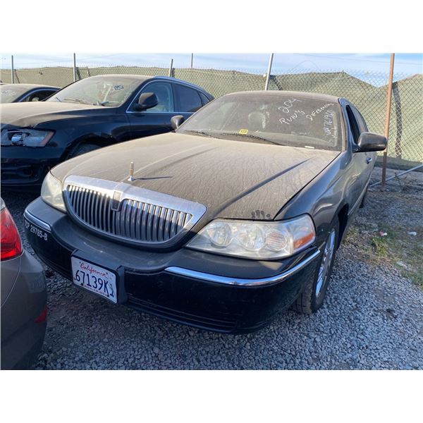 2011 LINCOLN TOWN CAR
