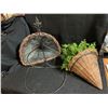 Image 3 : Wicker Baskets & Hanging Plant Stands