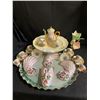 Image 1 : Vintage Pink Swan Wall Décor, Japanese Tea Set, Hummingbird Vase, Green Clay Platter