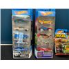 Image 2 : Lot of 3 Assorted Hot Wheels Toy Sets