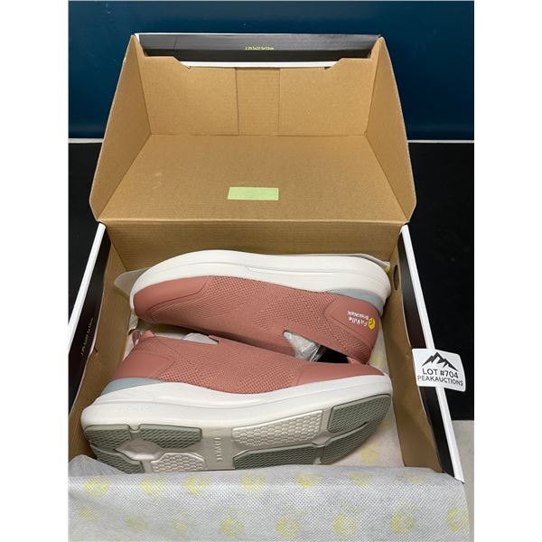 Lot of 1 Pair of FitVille BriskWalk Slip-On Shoes; Wide Width for Flat Feet - Size 6.5W