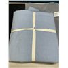 Image 2 : Lot of 1 Light Blue Queen Size Duvet Cover Set
