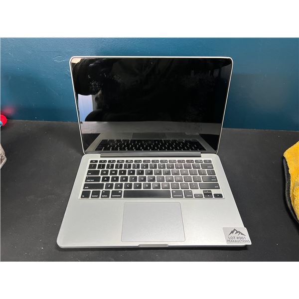 Lot of 1 MacBook Pro A1502 - USED AS IS