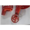 Image 2 : LOT: 2 BÂTONS DE MARQUAGE POUR PEINTURE ET 5 CANNETTES DE PEINTURE