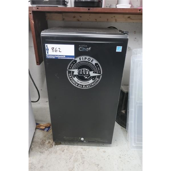 RÉFRIGÉRATEUR MASTER CHEF 18"x19"x32" NOIR