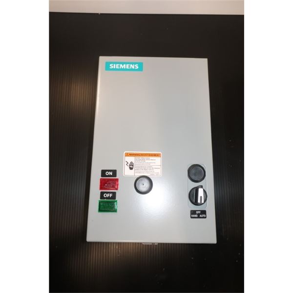 INTERUPTEUR D'ÉCLAIRAGE 30a, 120v SIEMENS LEN01C006120B