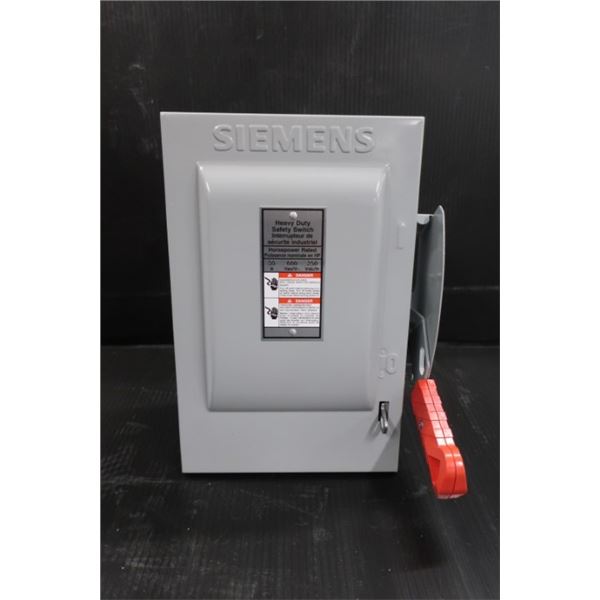 INTERRUPTEUR DE SÉCURITÉ SIEMENS HNFC361 30a, 3 PHASES, 600v-250vdc, SANS FUSIBLE,