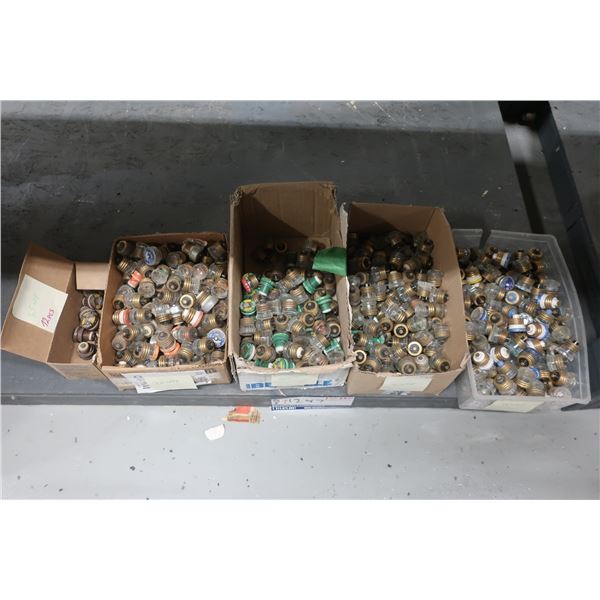 LOT: +/-300  FUSIBLES ASST (3.5 30 AMP)