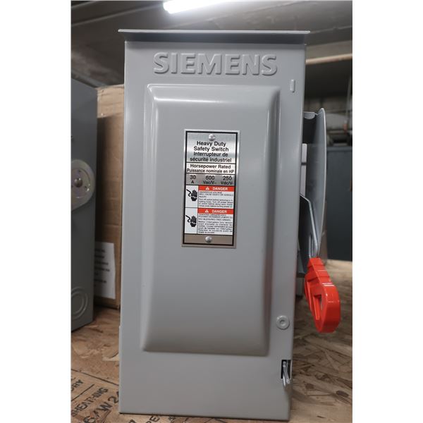 INTERRUPTEUR DE SÉCURITÉ INDUSTRIEL SIEMENS 3-POLES 30A/600V