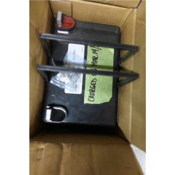 LOT:2 BATTERIES ASST