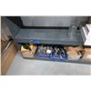 Image 10 : LOT: ITEMS ASST SUR 5 ÉTAGÈRES