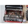 Image 2 : LOT: 2 COFRES D'OUTILS AVEC CONTENUS, 7 BOÎTES VIDES