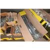 Image 2 : LOT DE 13+ BTES D'ATTCHES POUR CONDUITS ASST