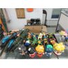 Image 1 : 18 Piece Lot of 1990s Action Figures & Banks