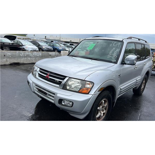 2001 Mitsubishi Montero Limited