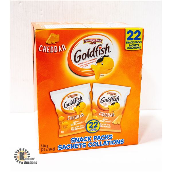 616G BOX WITH 22 PACKS OF CHEDDAR GOLDFISH