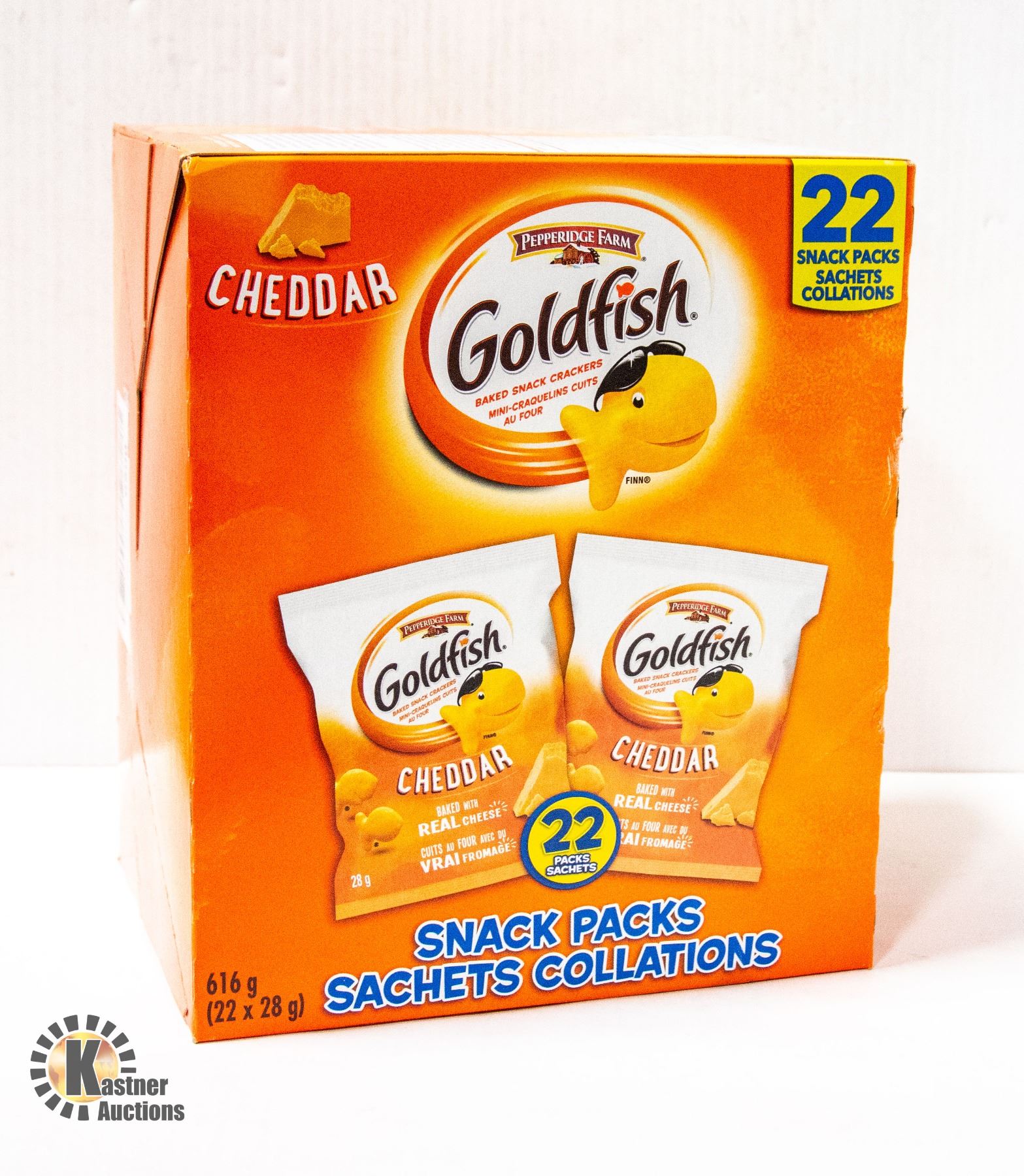 616G BOX WITH 22 PACKS OF CHEDDAR GOLDFISH