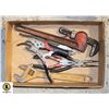 Image 1 : FLAT WITH PIPE WRENCH AND OTHER WRENCHES