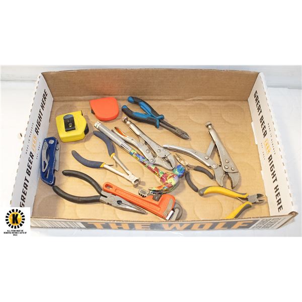 FLAT WITH MINI TOOLS