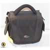 Image 1 : LOWEPRO PADDED CAMERA BAG W/SHOULDER STRAP