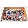 Image 1 : FLAT WITH 50 PLUS NAIL POLISH BOTTLES