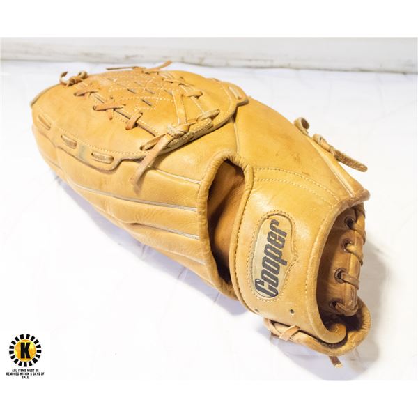 COOPER BASEBALL GLOVE & BALL (RIGHT HAND CATCH-