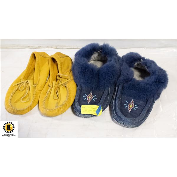 2 PAIRS ESTATE SIZE 8 LADIES MOCCASINS