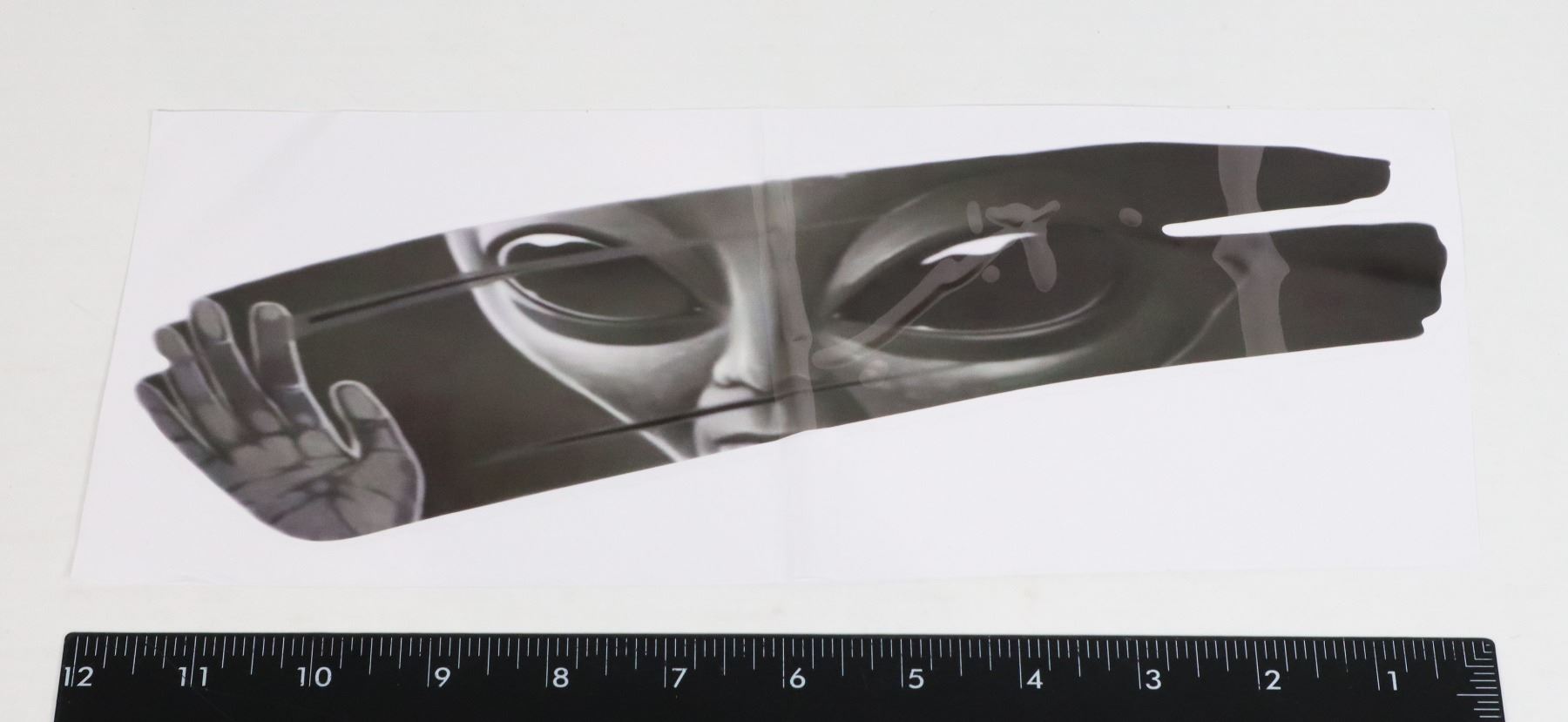 NEW PEAKING ALIEN DECAL STICKER