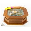 Image 2 : ESTATE STAIN GLASS JEWELRY BOX WITH JEWELRY