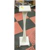 Image 1 : WHITE 36" WOODEN PLANT STAND