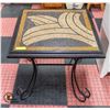 Image 1 : SQUARE MOSAIC TABLE