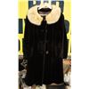 Image 1 : VINTAGE LAMB ROYAL SEAL MINK COLLAR LADIES