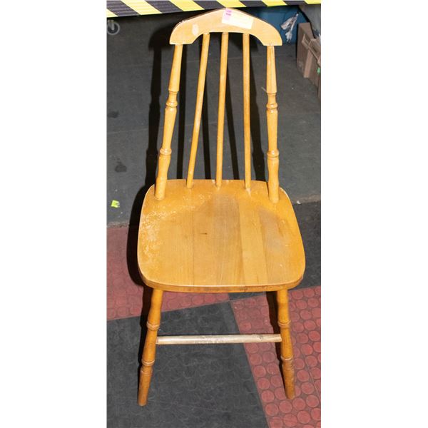 ANTIQUE WOODEN KITCHEN CHAIR