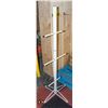 Image 1 : METAL HOCKEY EQUIPMENT DRYING STAND -