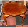Image 1 : OVAL END TABLE H-20.5" W-22" L-25.75"